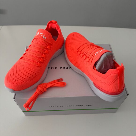 APL Women's TechLoom Breeze Sneakers in Laser Red NWB, Size 9 - Picture 3 of 17